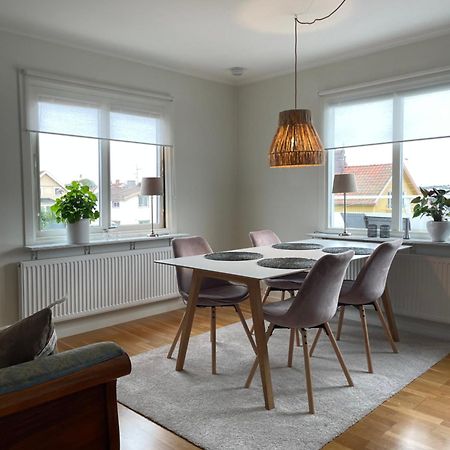 Annies Hus - Very Nice 2 Bedroom Apt Top Floor Strömstad Dış mekan fotoğraf